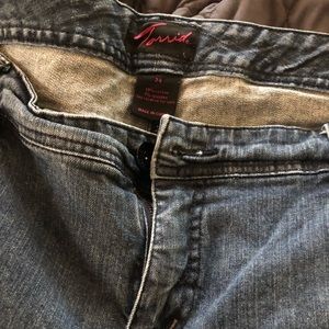 Torrid distresses Bermuda shorts size 24